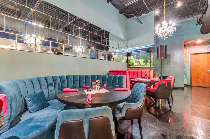 More Photos Of 2601 W Jefferson St, Grand Prairie Bar For Sale