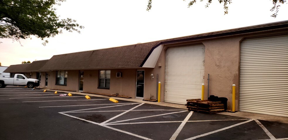 More Photos Of 1013-1017 SE 12th Ave, Cape Coral Industrial For Lease