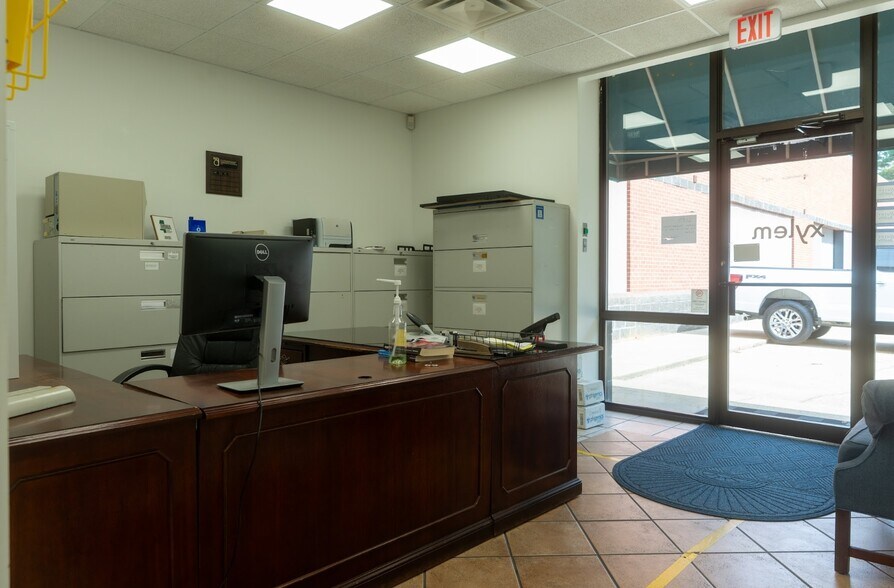 More Photos Of 207 Park Ct, Ridgeland Warehouse For Lease