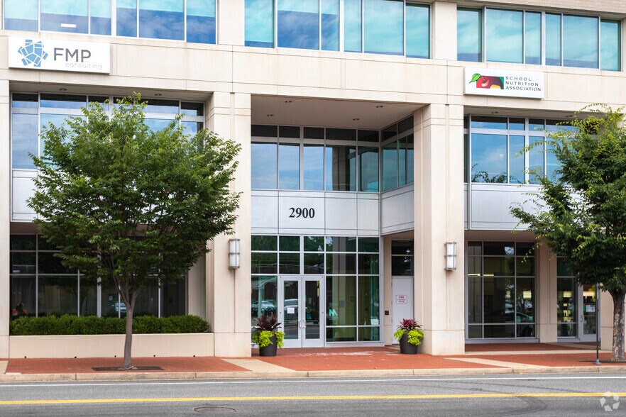 More Photos Of 2900 S Quincy St, Arlington Office For Lease