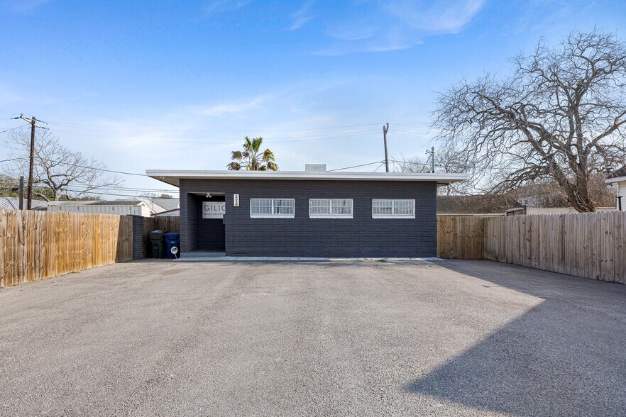 More Photos Of 525 Clifford St, Corpus Christi Office For Sale