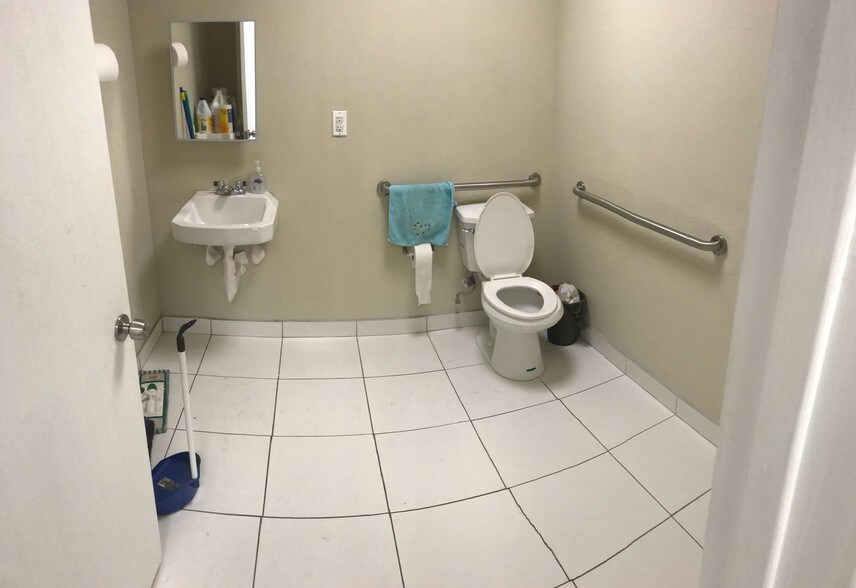 More Photos Of 10250-10352 W Sample Rd, Coral Springs Storefront Retail Office For Sale