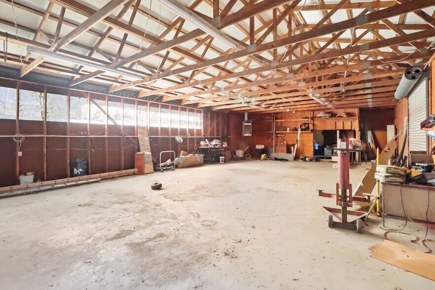 More Photos Of 1048 Georgia 17, Royston Warehouse For Sale