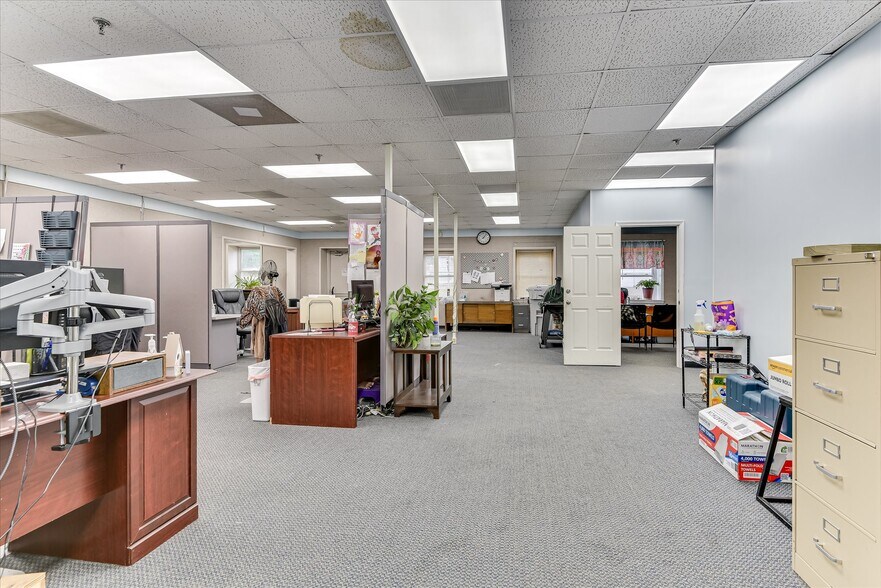 More Photos Of 1089 Augusta Rd, Warrenville Office For Sale