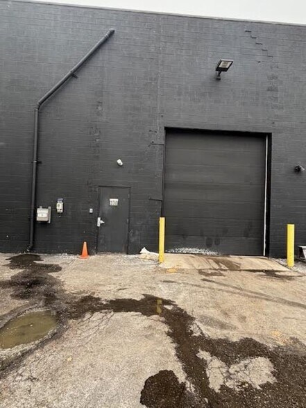 More Photos Of 330-332 E Lincoln Ave, Royal Oak Light Distribution For Lease