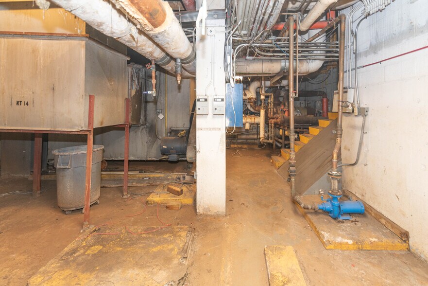 More Photos Of 101 W Fayette St, Baltimore Apartments For Sale