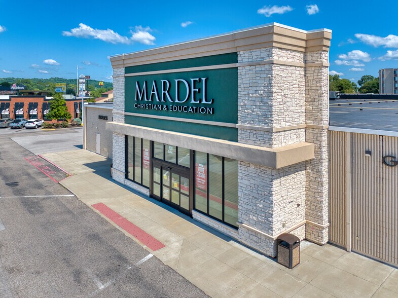 More Photos Of 600-802 Grand Central Ave, Vienna Unknown For Lease