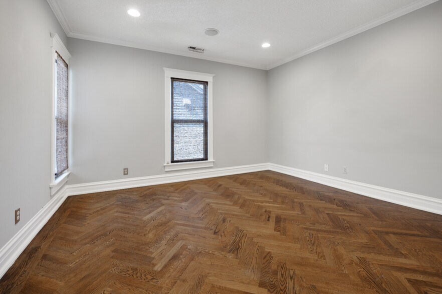 More Photos Of 121 N Washington St, Naperville Medical For Lease