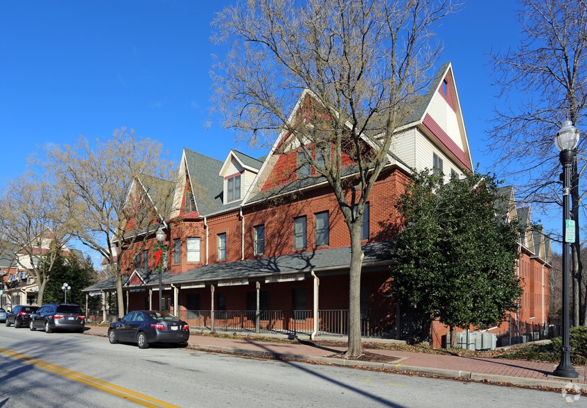 Primary Photo Of 637 Main St, Laurel Apartments For Sale