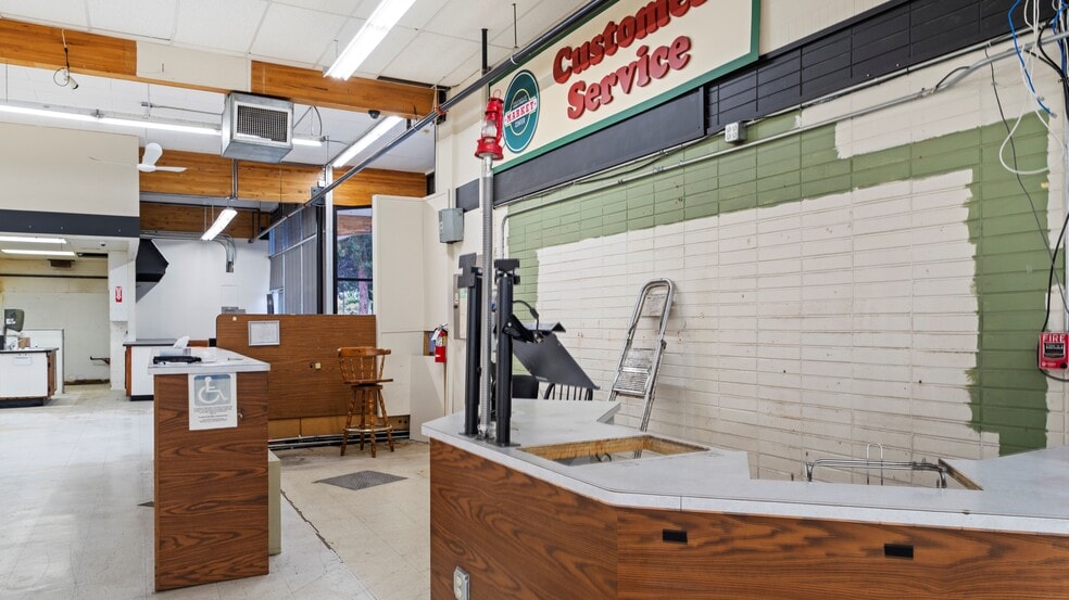 More Photos Of 905 S 2nd Ave, Walla Walla General Retail For Sale