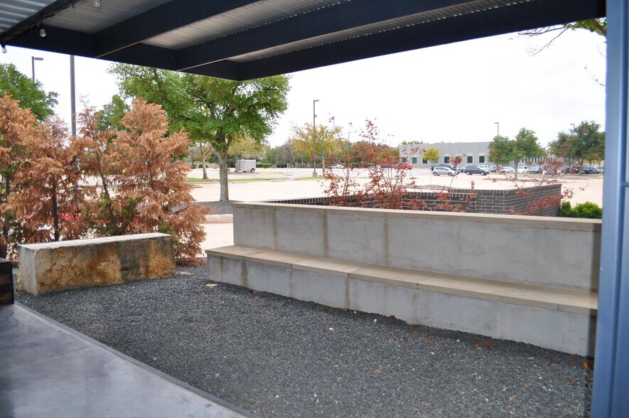 More Photos Of 2214 Braker Ln, Austin Distribution For Lease