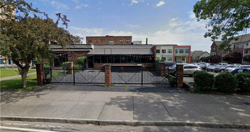 More Photos Of 170 East Ave, Rochester Bar For Sale