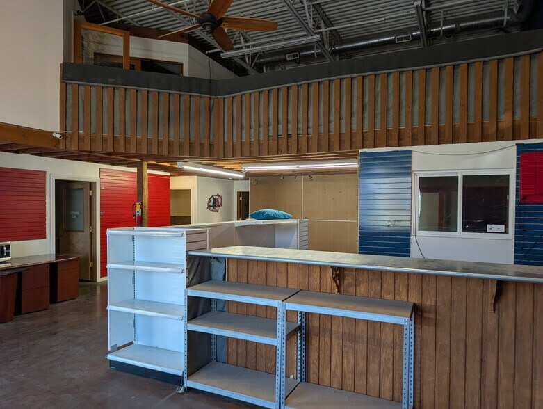 More Photos Of 215 N Redwood Rd, North Salt Lake Flex For Sale