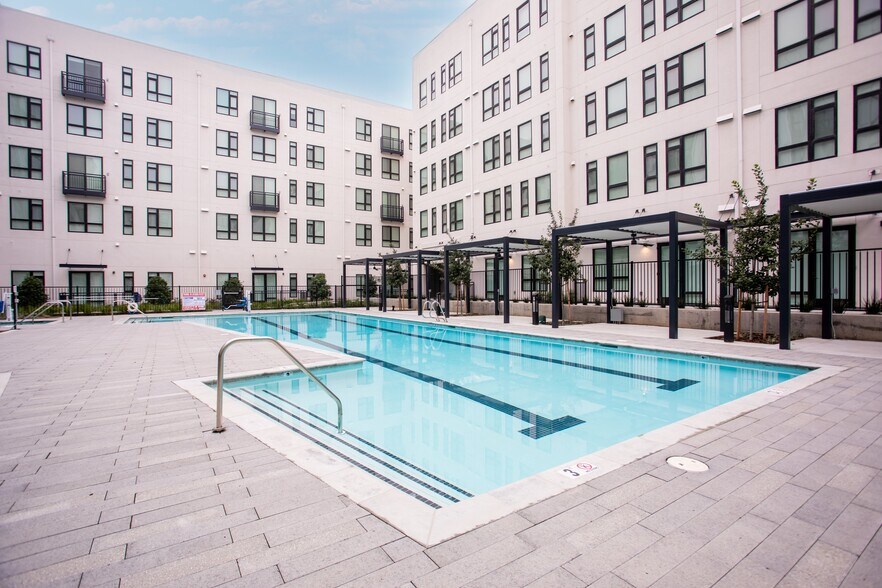 More Photos Of 251 6th St, Sacramento Apartments For Lease