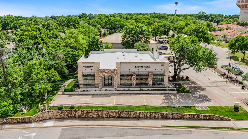 More Photos Of 1695 E Southlake Blvd, Southlake Freestanding For Lease