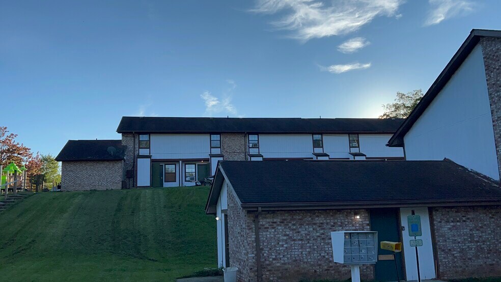 More Photos Of 237 Sherrad St, Marlinton Apartments For Sale