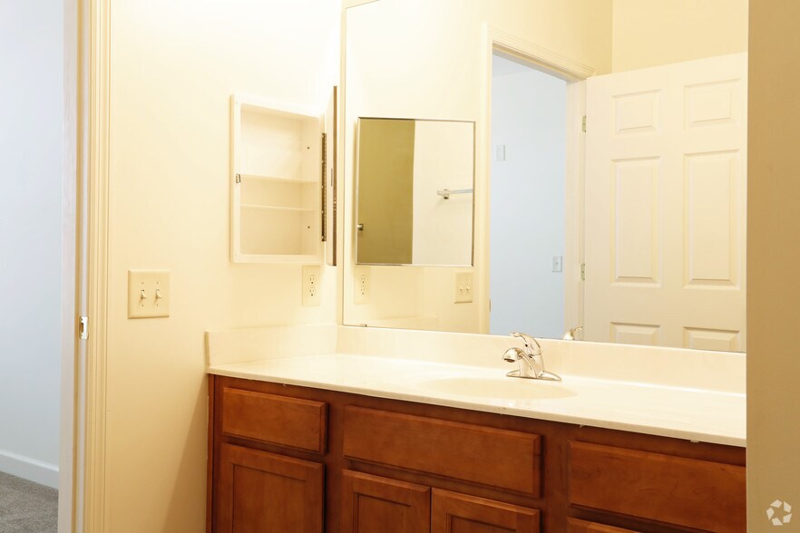 More Photos Of 1220 N King St, Hampton Apartments For Lease