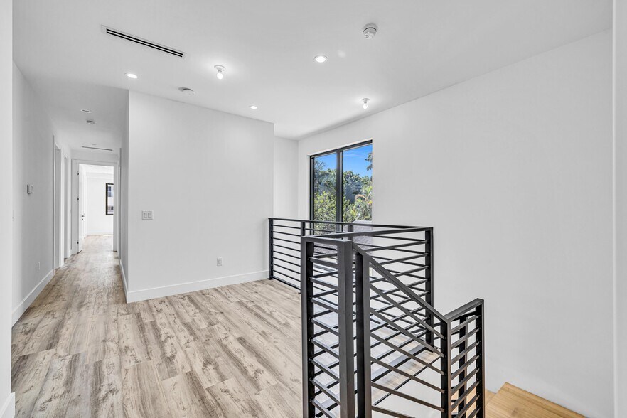 More Photos Of 1233 NE 12th Ave, Fort Lauderdale Apartments For Sale
