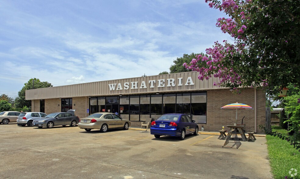 More Photos Of 5203-5205 Broadway St, Pearland Freestanding For Lease