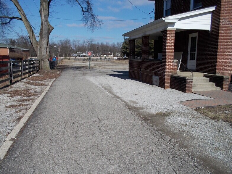More Photos Of 254 W Johnstown Rd, Gahanna Office For Sale