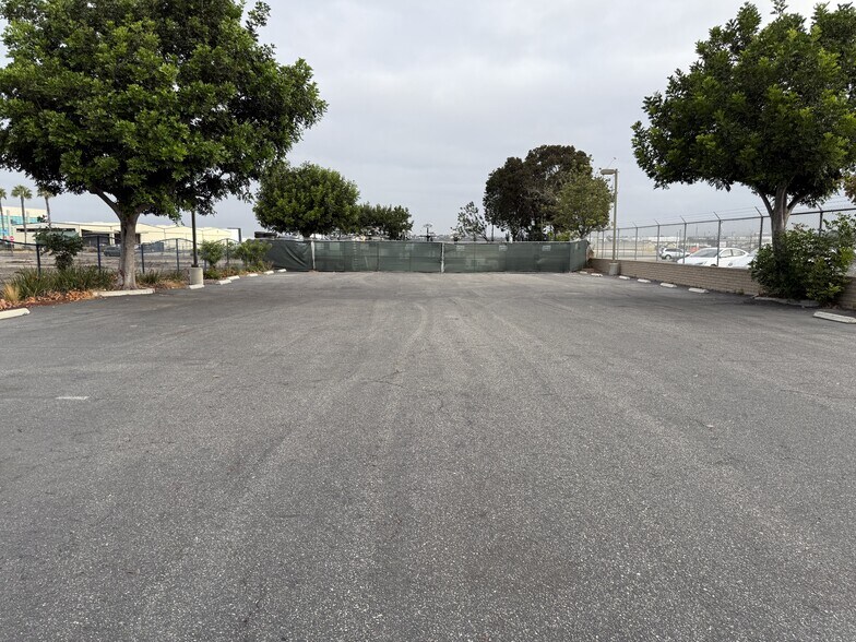 More Photos Of 3070 Airport way, Long Beach Land For Lease