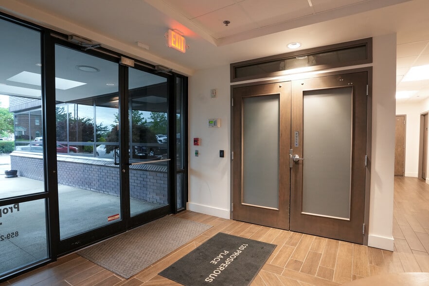 More Photos Of 120 Prosperous Pl, Lexington Office For Lease