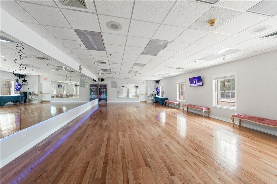 More Photos Of 2119 Post Rd, Fairfield Medical For Sale