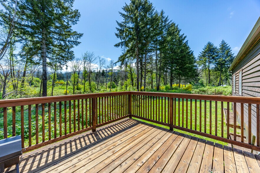 More Photos Of 45632 McKenzie Hwy, Vida Flex For Sale