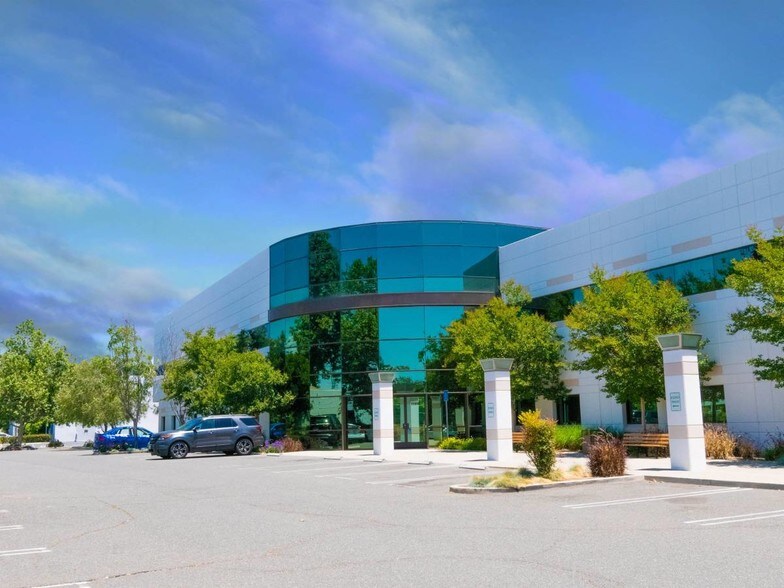 More Photos Of 25000 Avenue Stanford, Valencia Warehouse For Lease
