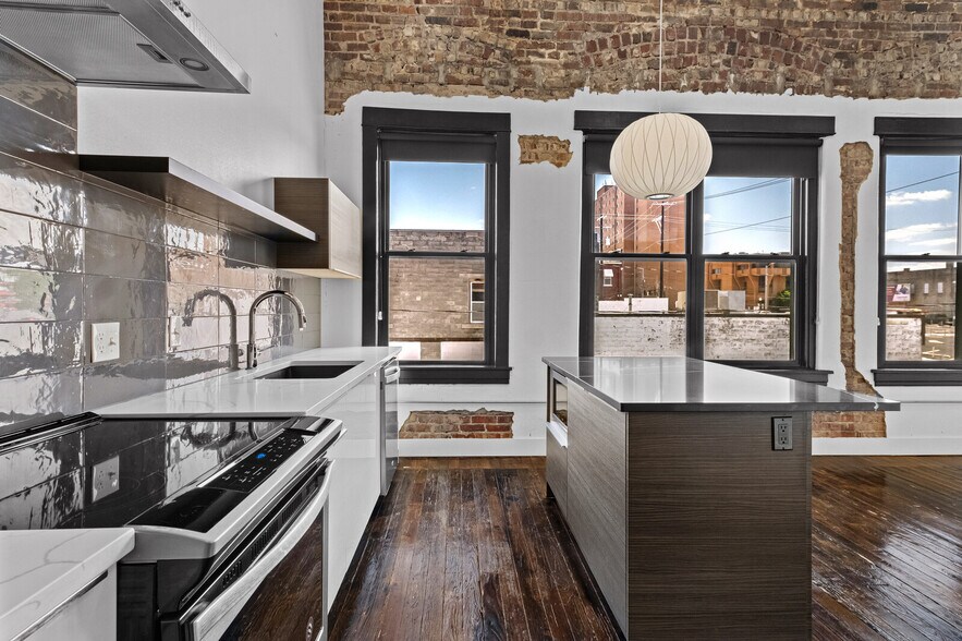 More Photos Of 124 S Joplin Ave, Joplin Warehouse For Sale