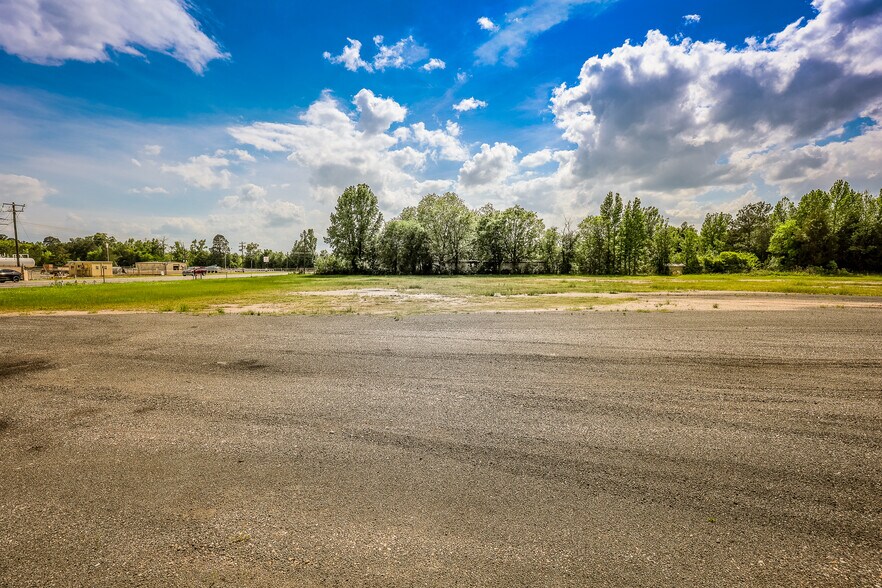More Photos Of 2617 US Highway 79 N, Carthage Industrial For Sale