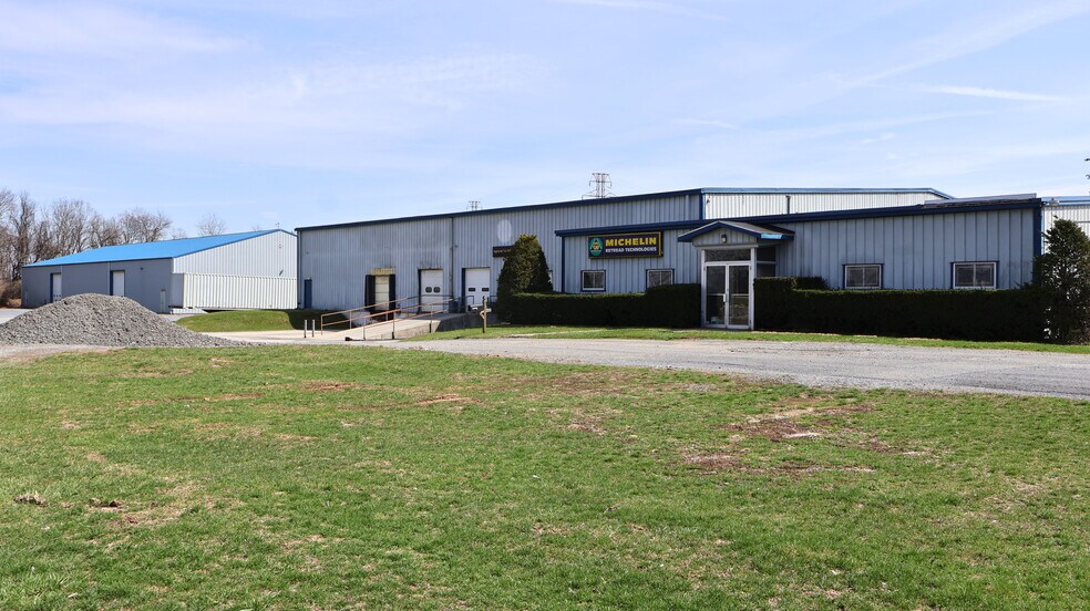 More Photos Of 1140 Claremont Rd, Carlisle Flex For Lease