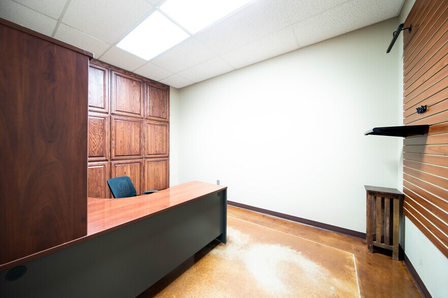 More Photos Of 2100 E Stan Schlueter Loop, Killeen Storefront Retail Office For Lease
