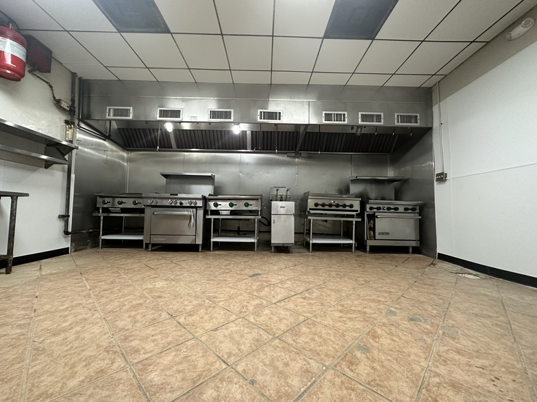 Primary Photo Of 7820 Fulton St, Houston Restaurant For Sale