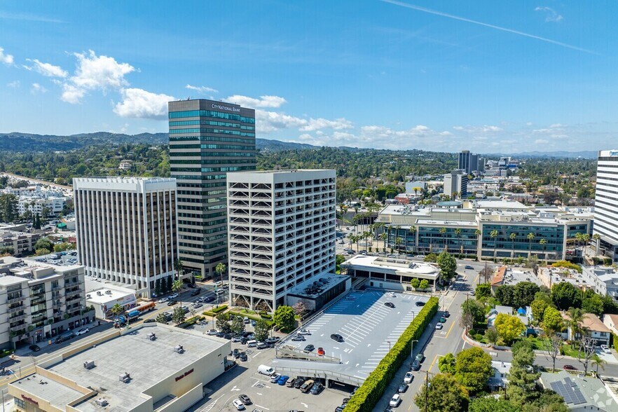 More Photos Of 15255 Ventura Blvd, Sherman Oaks Storefront Retail Office For Lease