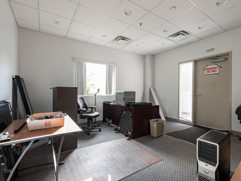 More Photos Of 4003 Out Look Dr, Hurricane Office For Sale