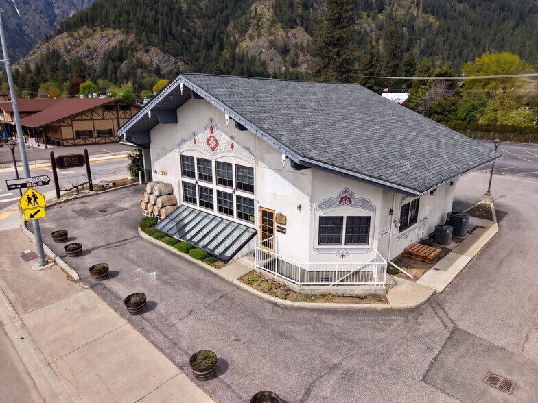 More Photos Of 300 US Highway 2, Leavenworth Bank For Sale