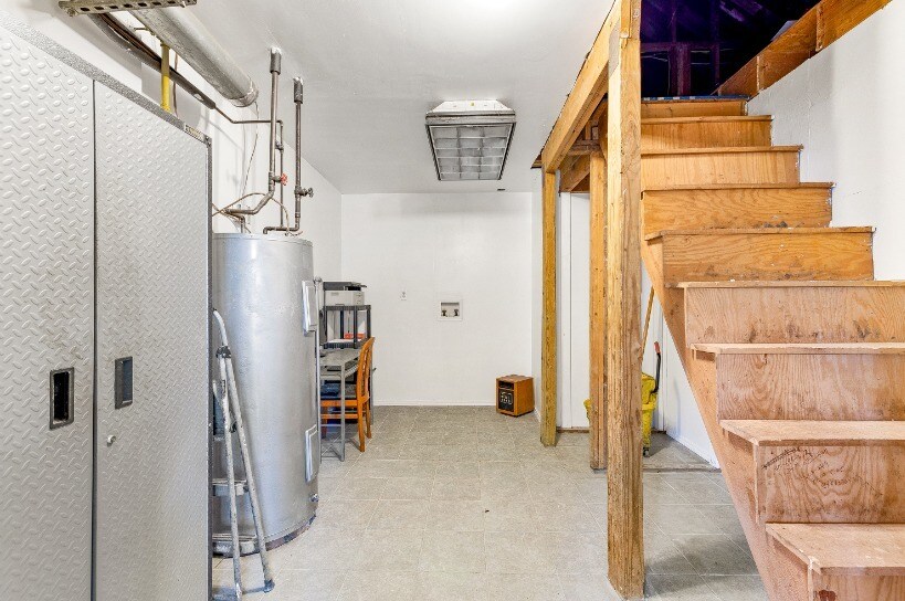 More Photos Of 4840 Strauss Ave, Indian Head Restaurant For Lease