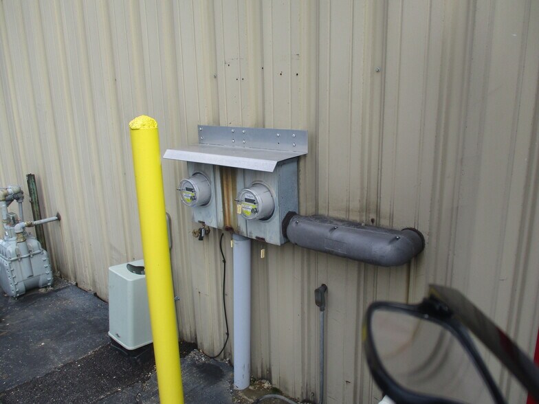 More Photos Of 345 Lake Michigan Dr, Grand Rapids Storefront For Sale