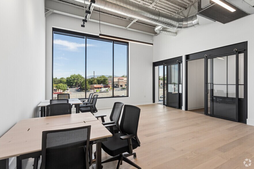 More Photos Of 4835 S Highland Dr, Holladay Coworking Space