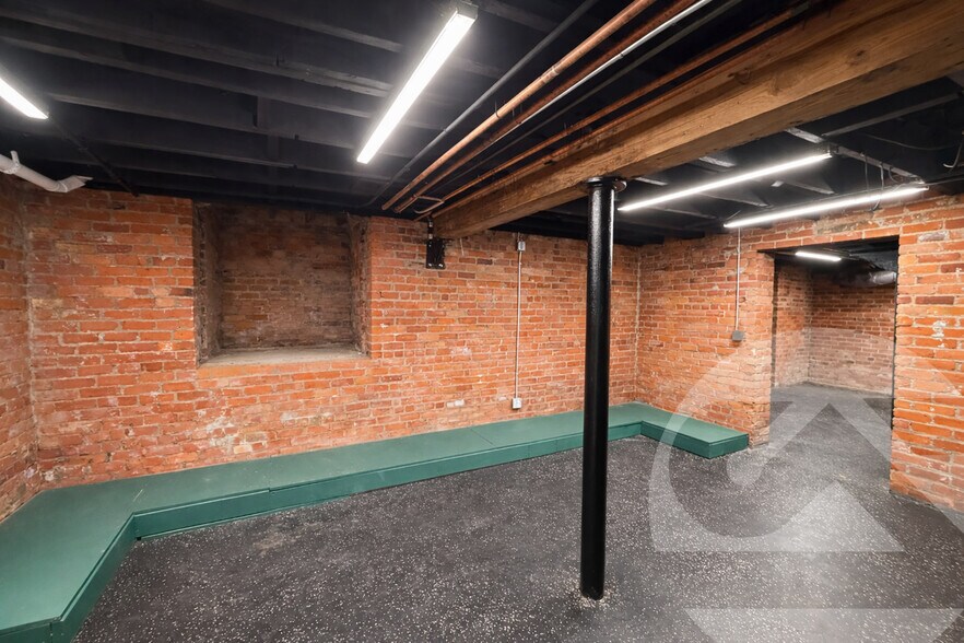 More Photos Of 1440-1446 Michigan Ave, Detroit Bar For Lease