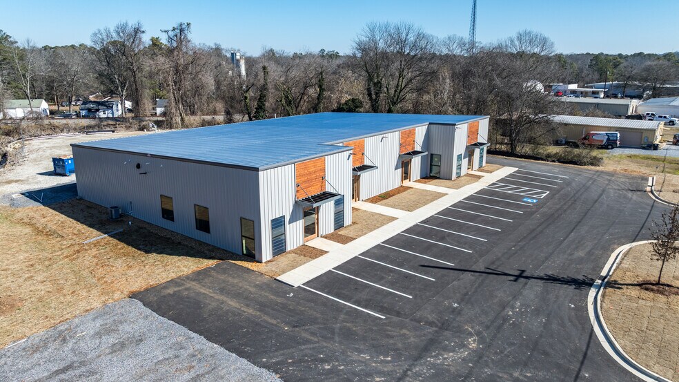 More Photos Of 220 John Davenport Dr NW, Rome Industrial For Lease