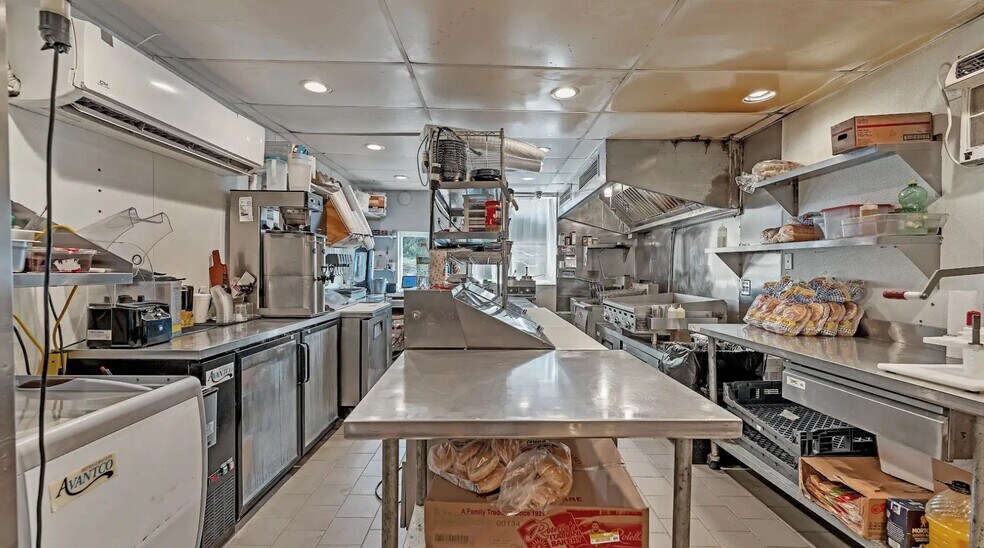 More Photos Of 14601 Fm 306, Canyon Lake Restaurant For Sale