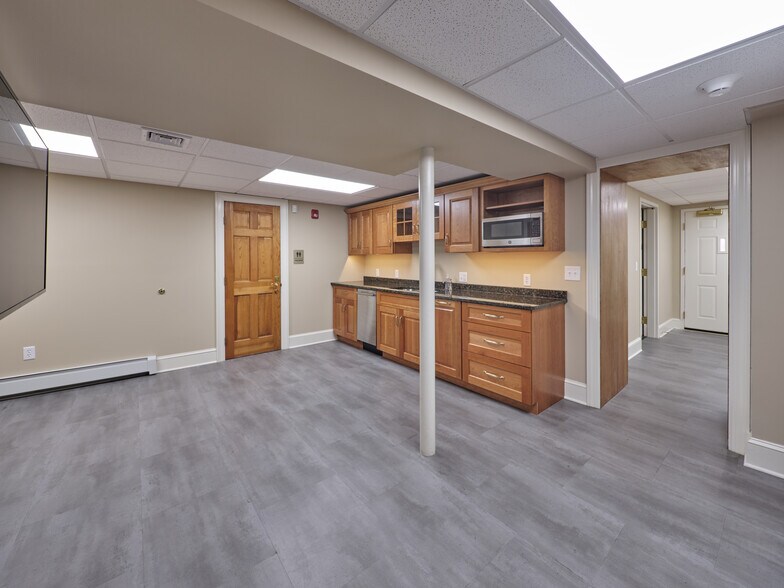 More Photos Of 67 W Court St, Doylestown Office For Lease