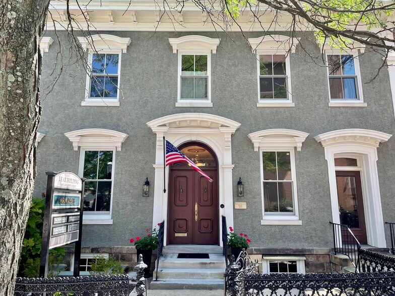 More Photos Of 68 E Court St, Doylestown Office For Lease