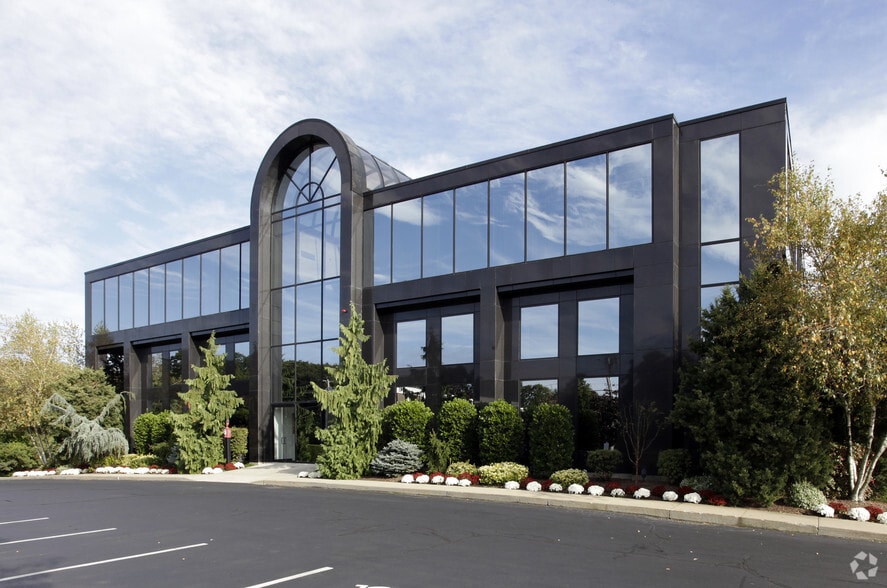 More Photos Of 1140 Reservoir Ave, Cranston Office For Lease