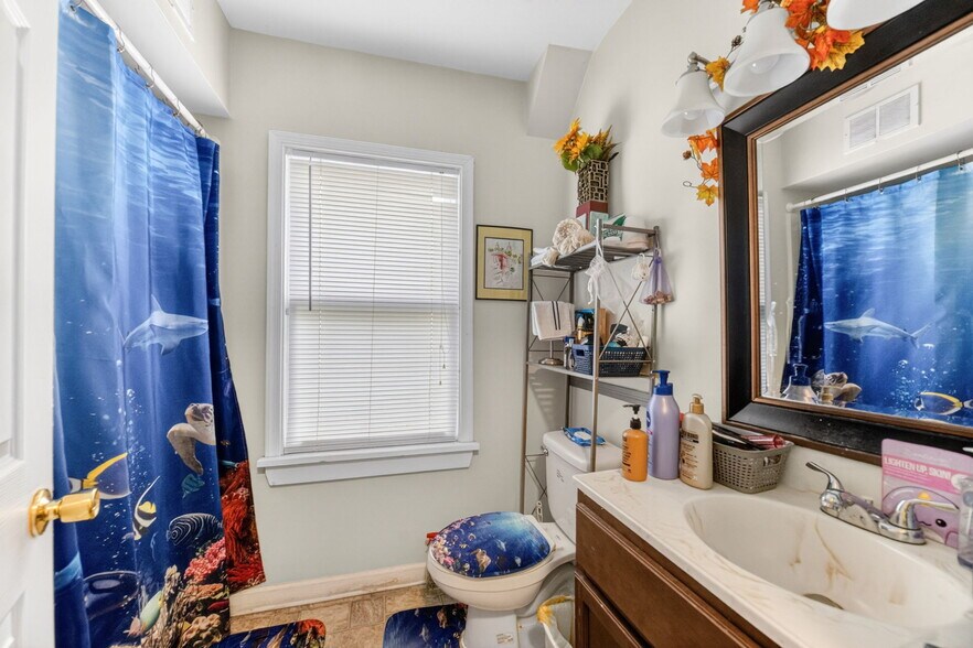 More Photos Of 204 W Madison St, Easton Storefront Retail Residential For Sale