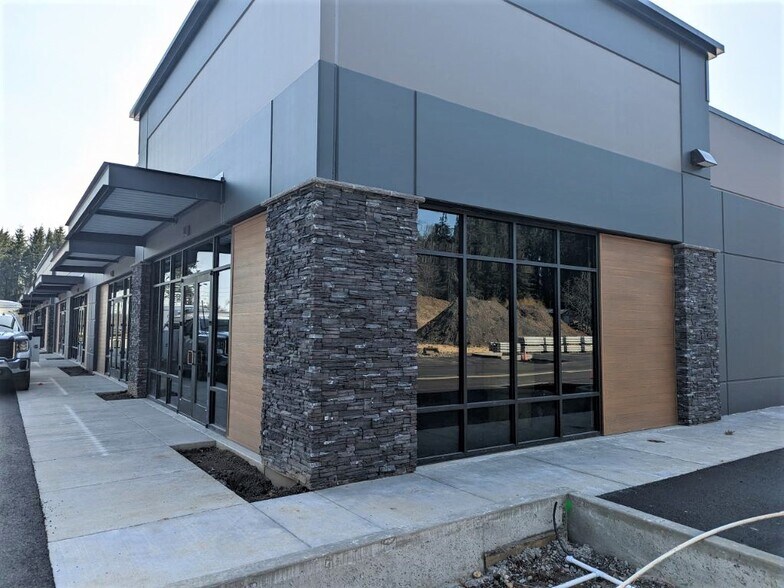 More Photos Of 6923 NW Friberg Strunk St, Camas Unknown For Lease