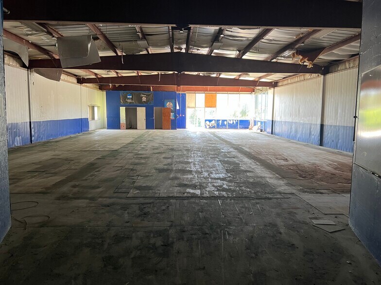 More Photos Of 205 Parkway Pl, Parkersburg Research And Development For Lease