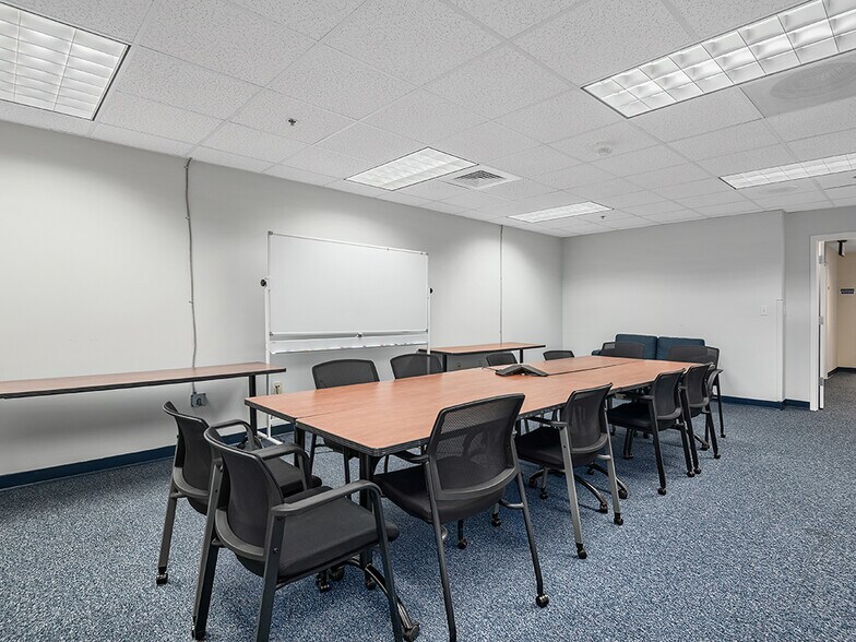 More Photos Of 16 Biltmore Ave, Asheville Office For Lease